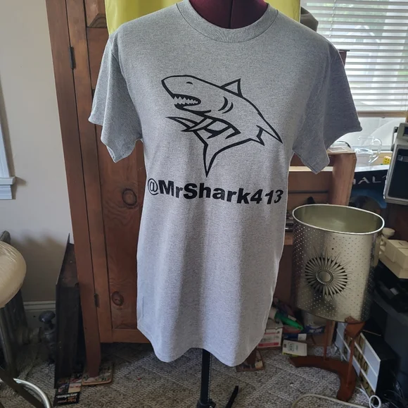 Gray Shark T Shirt Large - Picture 1 of 4